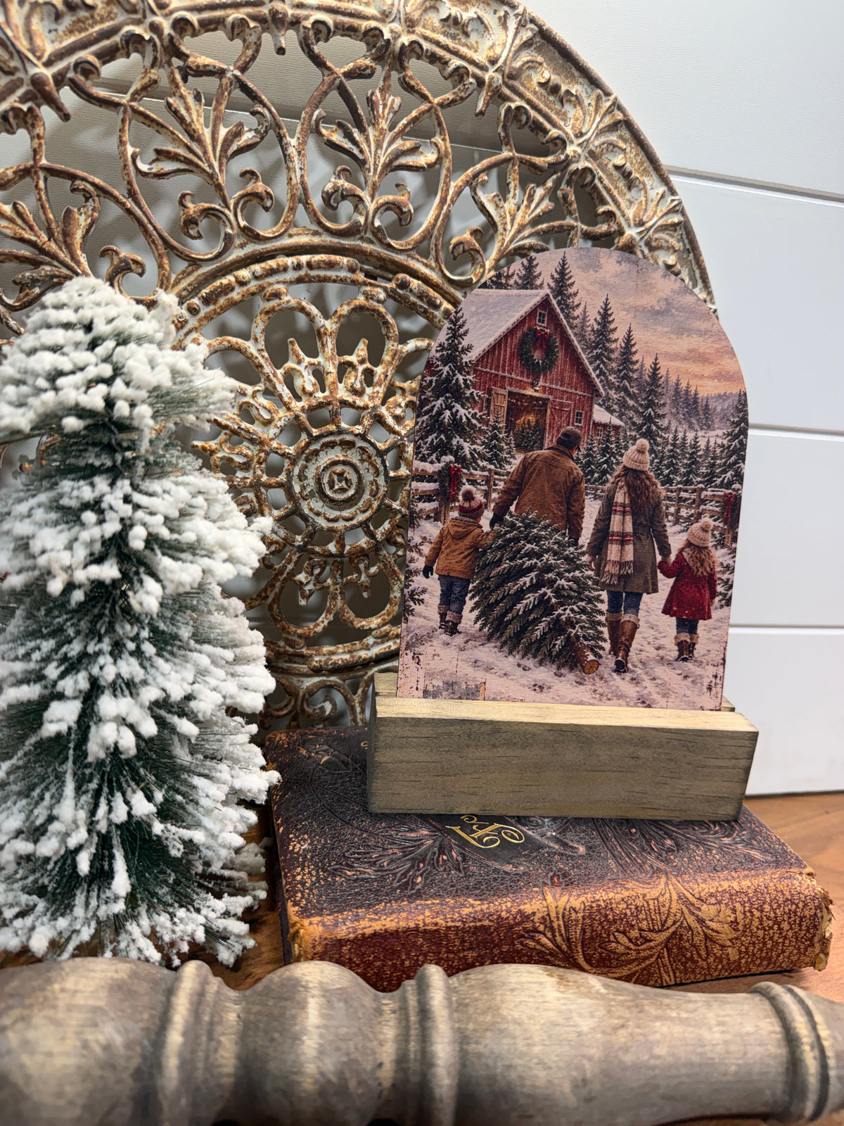 Christmas Tree Farm Family Arch Sign - 5 x 7 UV-Printed Wood Decor