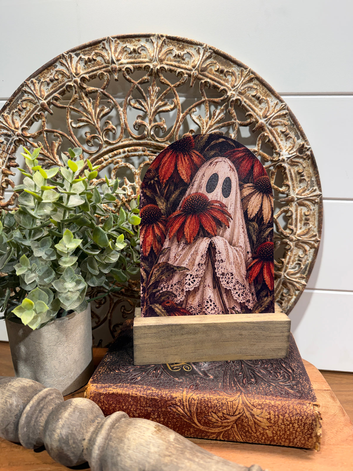 Vintage Ghost and Coneflowers Halloween Arch Sign - 5 x 7 Wood Decor