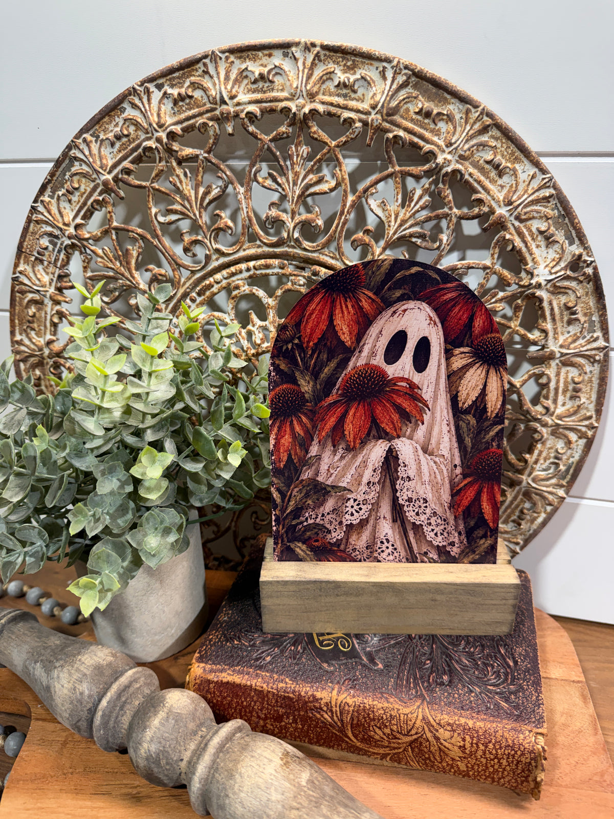 Vintage Ghost and Coneflowers Halloween Arch Sign - 5 x 7 Wood Decor