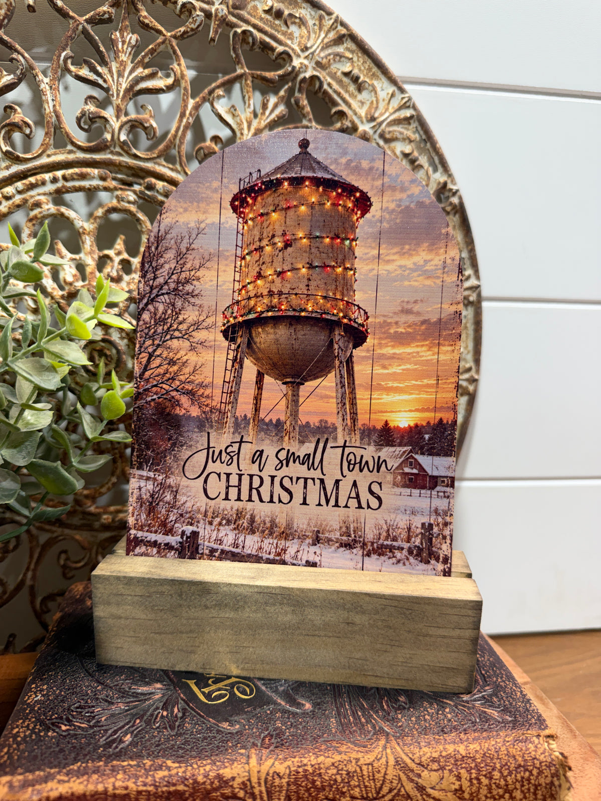 Personalized Small-Town Christmas Arch Sign - 5 x 7 UV-Printed Wood Decor
