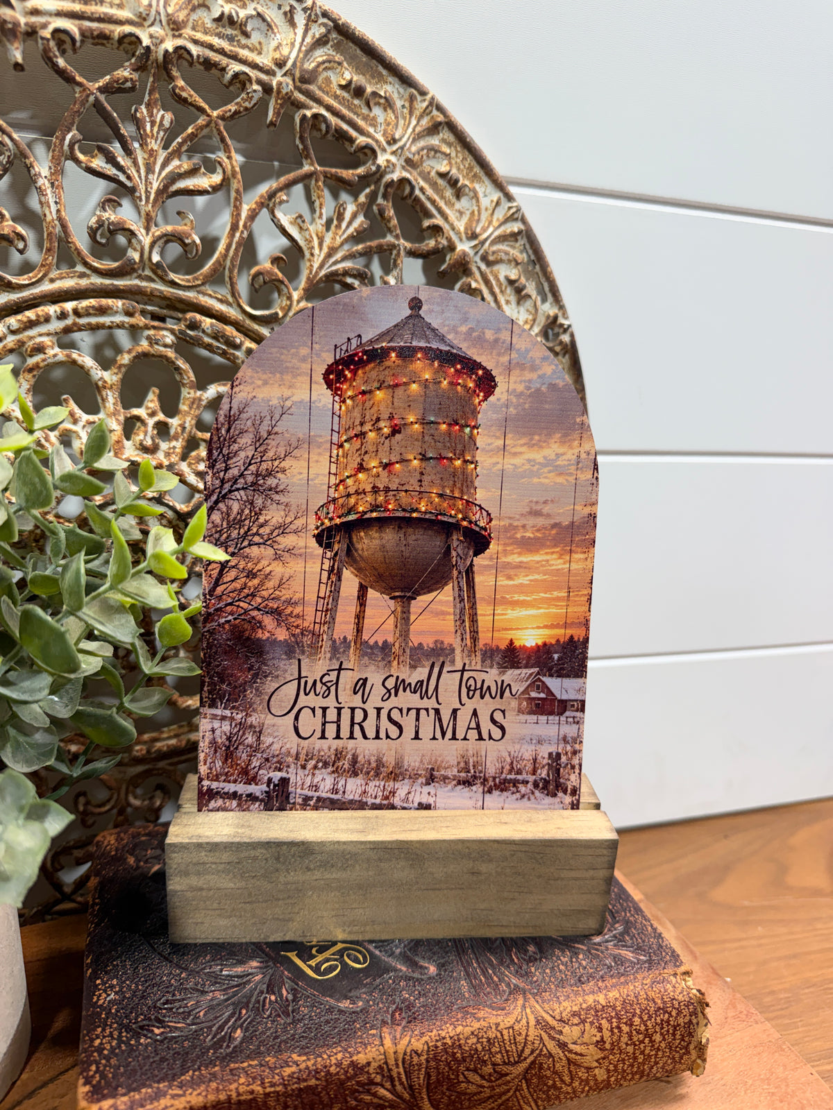 Personalized Small-Town Christmas Arch Sign - 5 x 7 UV-Printed Wood Decor