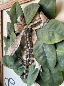 Grateful wall hanger with Magnolia wreath
